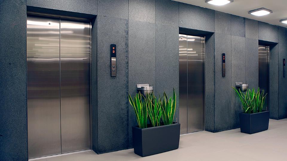Pålidelige komponenter til sikker og effektiv elevatordrift