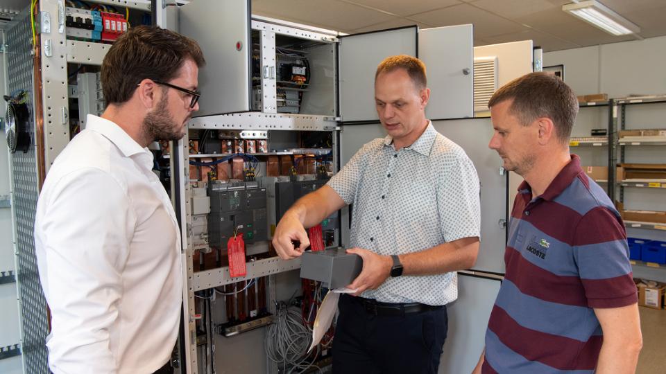 Case: Dania Electric bygger mere end komponenter ind i tavlerne