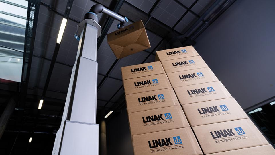 LINAK løftesøjle til cobot palletering